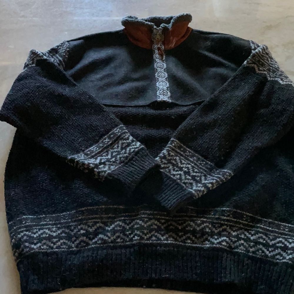 Scandinavian Score quarter zip